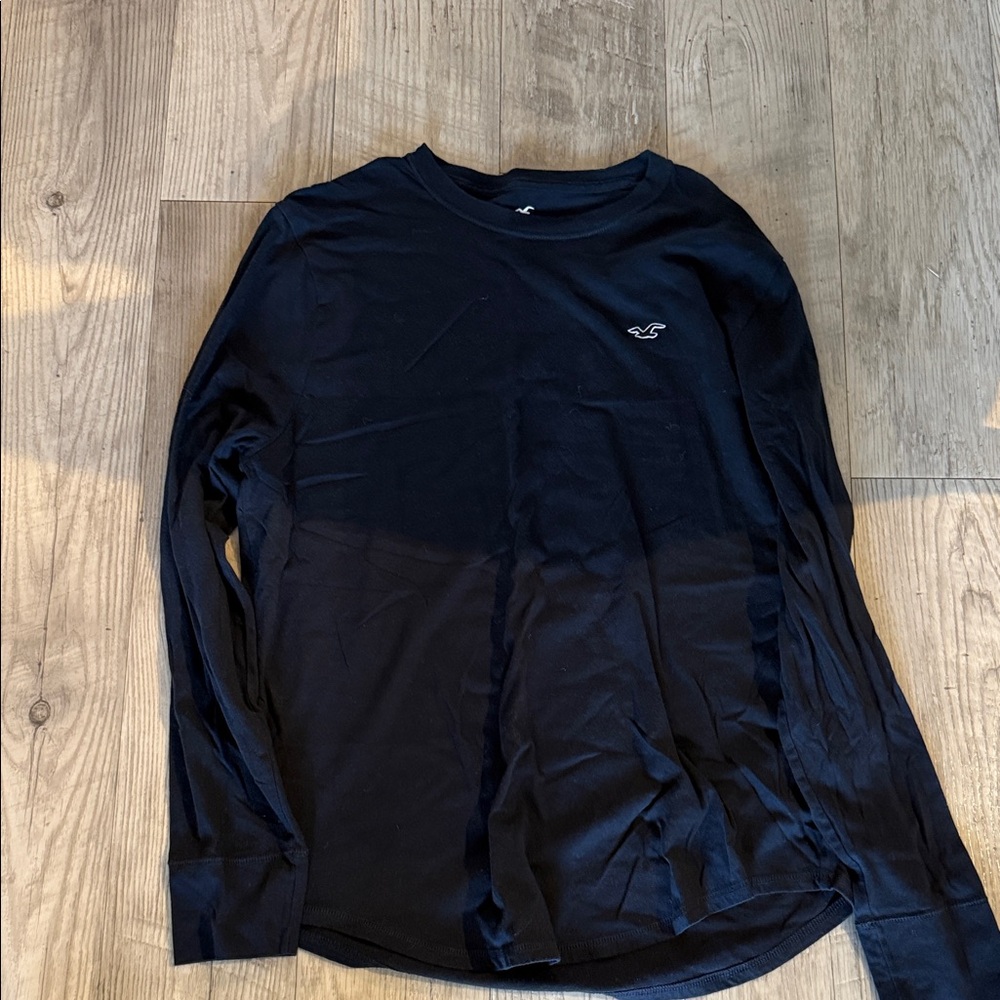 Hollister Men's Black Long Sleeve Tee